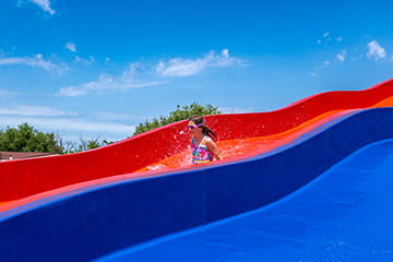 Крытый и открытый бассейны в курортном комплексе Азовский Крым