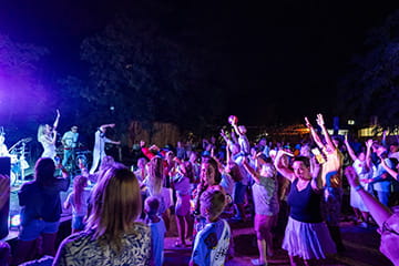 Вечерние программы в курортном комплексе Азовский Крым